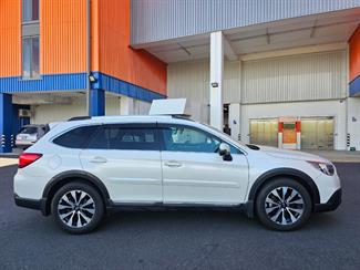 2016 Subaru Outback - Thumbnail