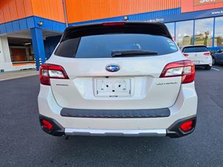 2016 Subaru Outback - Thumbnail