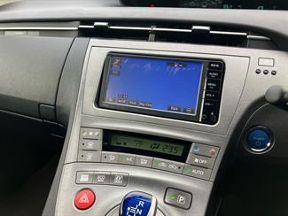 2015 Toyota Prius - Thumbnail
