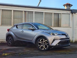 2017 Toyota C-HR - Thumbnail