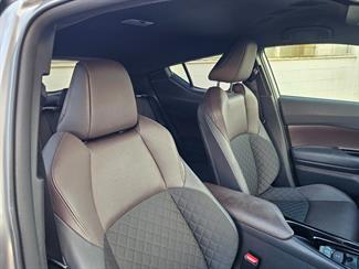 2017 Toyota C-HR - Thumbnail