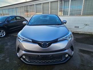 2017 Toyota C-HR - Thumbnail