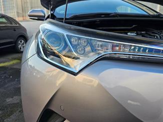 2017 Toyota C-HR - Thumbnail
