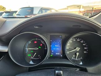 2017 Toyota C-HR - Thumbnail