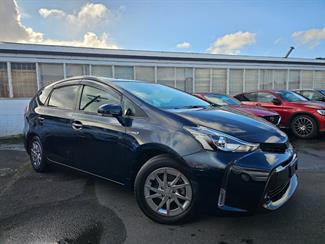 2018 Toyota Prius - Thumbnail
