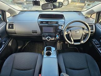 2018 Toyota Prius - Thumbnail