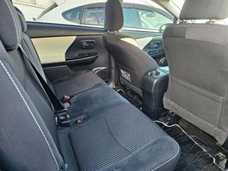 2018 Toyota Prius - Thumbnail