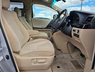 2014 Toyota Vellfire - Thumbnail