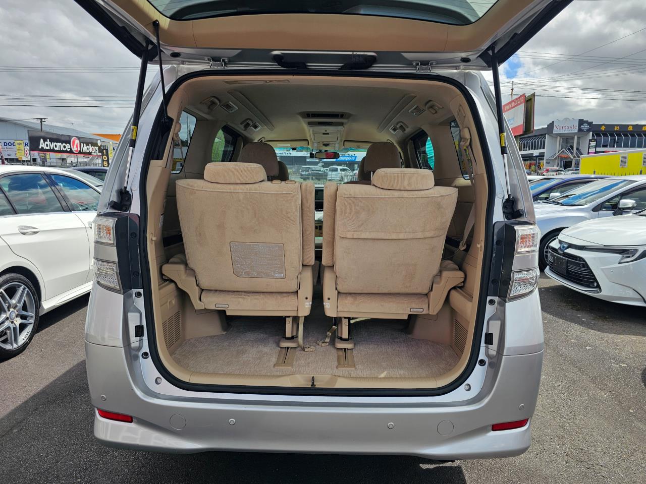 2014 Toyota Vellfire