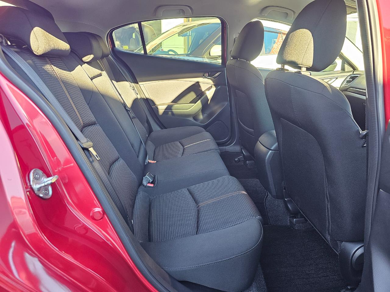 2016 Mazda Axela