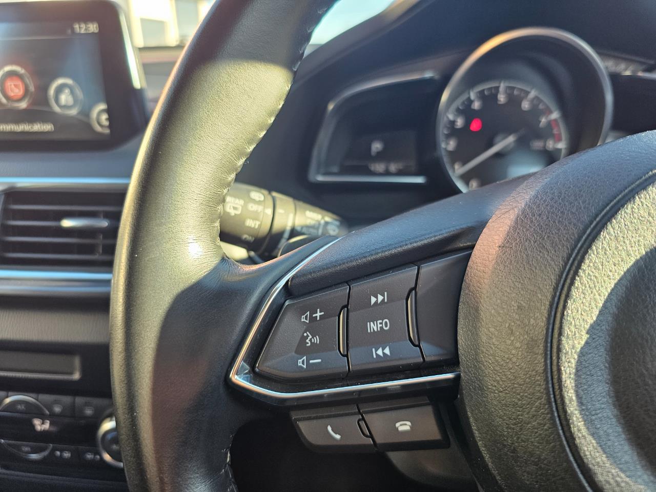 2016 Mazda Axela