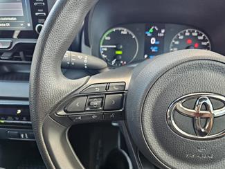 2021 Toyota YARIS - Thumbnail