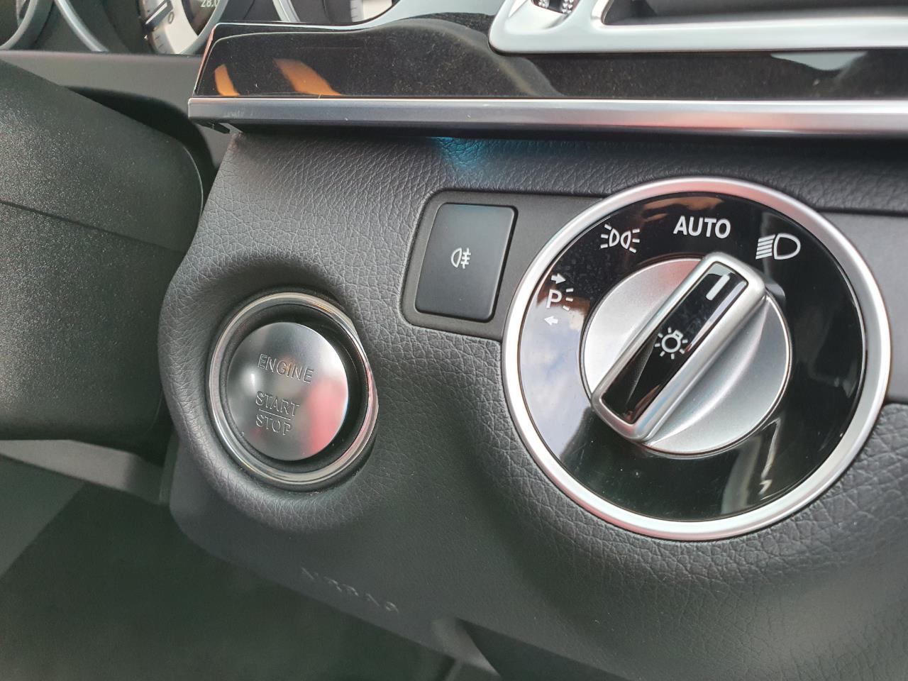 2015 Mercedes-Benz E 220