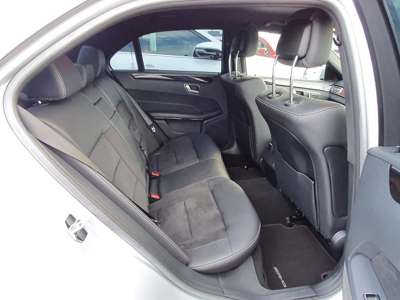 2015 Mercedes-Benz E 220