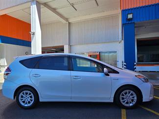 2015 Toyota Prius - Thumbnail