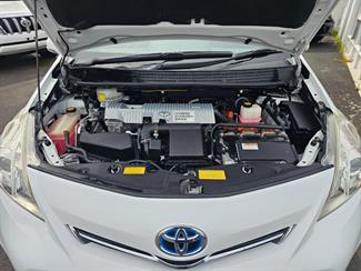 2013 Toyota Prius - Thumbnail