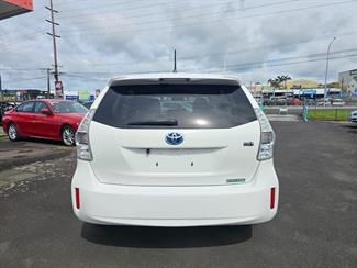 2013 Toyota Prius - Thumbnail