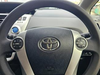 2013 Toyota Prius - Thumbnail