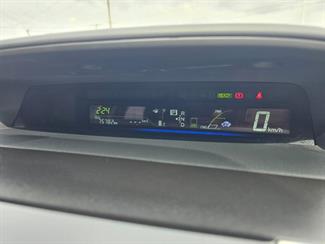 2013 Toyota Prius - Thumbnail