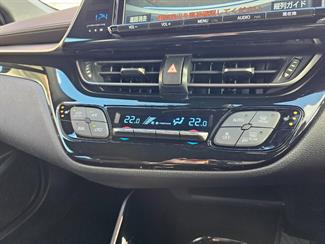 2017 Toyota C-HR - Thumbnail