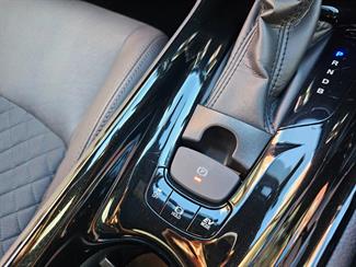 2017 Toyota C-HR - Thumbnail