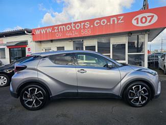 2017 Toyota C-HR - Thumbnail