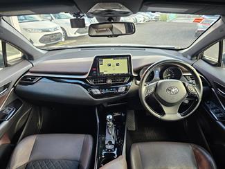 2017 Toyota C-HR - Thumbnail