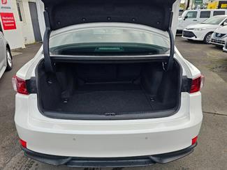 2014 Lexus IS 300h - Thumbnail