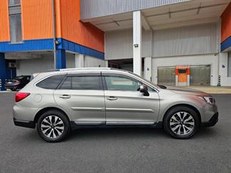2016 Subaru Outback - Thumbnail
