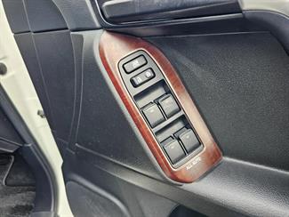 2015 Toyota Land Cruiser Prado - Thumbnail